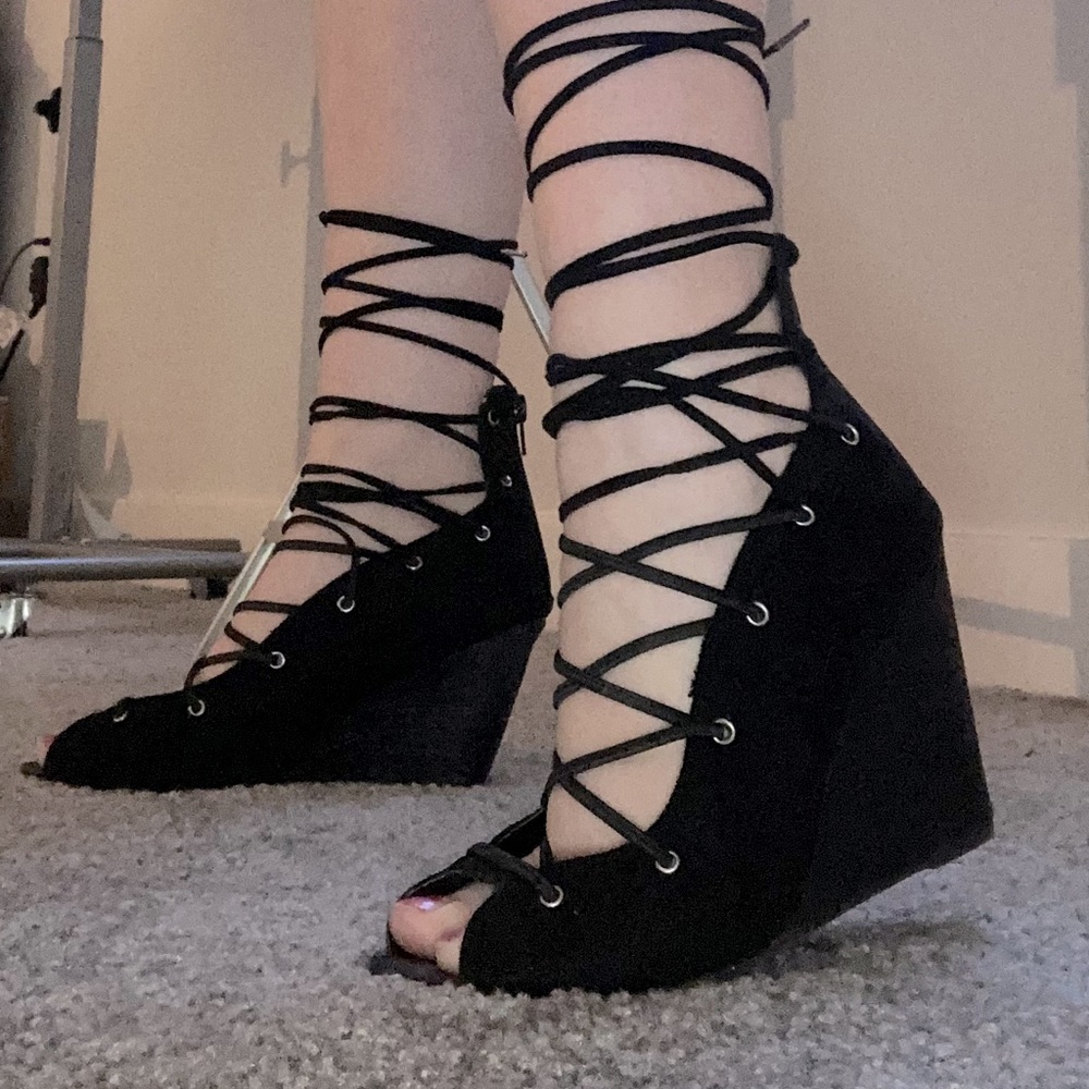 Strap up Wedges